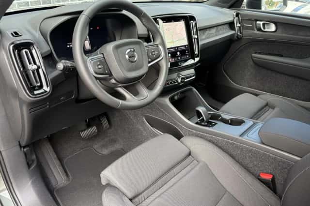 Volvo EX40 (2026) thumbnail 2