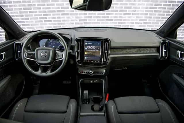Volvo EX40 (2025) thumbnail 4
