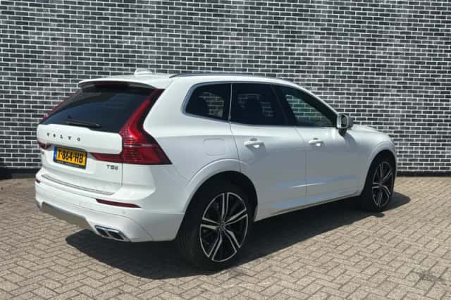 Volvo XC60 (2019) thumbnail 2