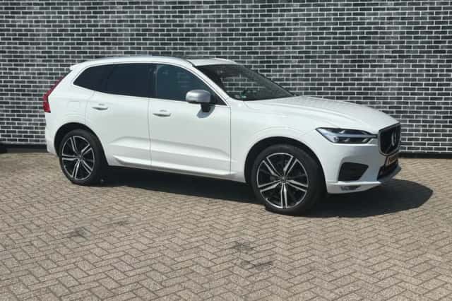 Volvo XC60 (2019) thumbnail 3