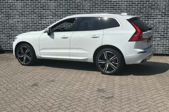 Volvo XC60 (2019) thumbnail 4