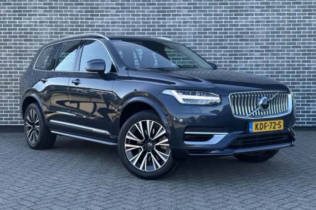 Volvo XC90 (2022) thumbnail 4