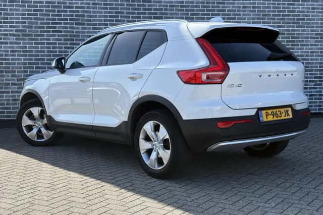 Volvo XC40 (2022) thumbnail 5