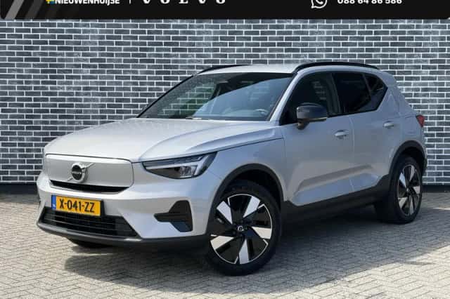 Volvo XC40 (2024) thumbnail 1