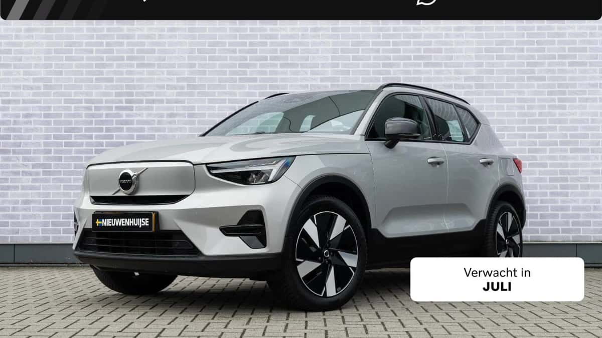 Volvo XC40 (2024) — foto 1