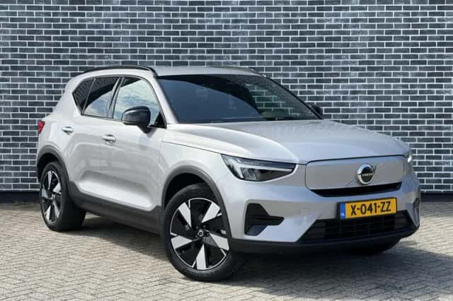 Volvo XC40 (2024) thumbnail 4