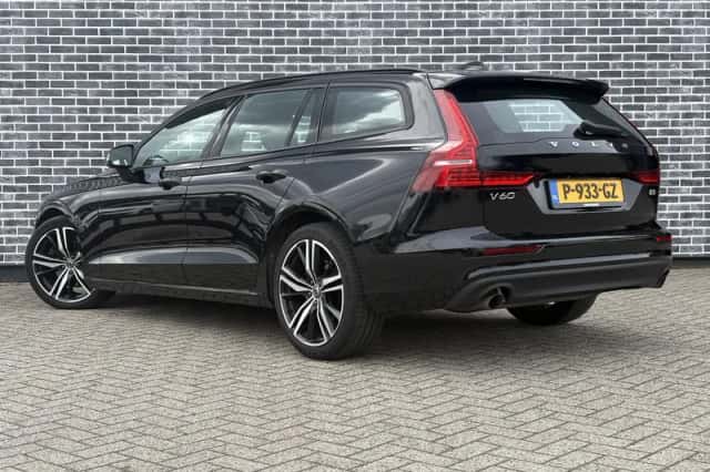 Volvo V60 (2022) thumbnail 5