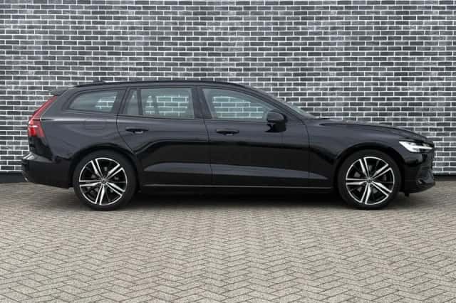 Volvo V60 (2022) thumbnail 6