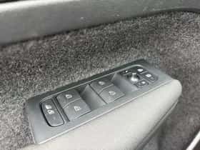 Volvo XC40 thumbnail 17