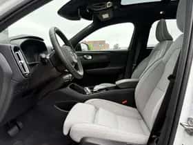 Volvo XC40 thumbnail 7