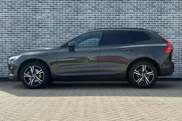 Volvo XC60 (2021) thumbnail 3