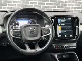 Volvo XC40 (2020) thumbnail 2