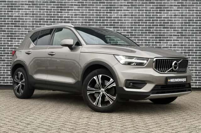 Volvo XC40 (2020) thumbnail 3
