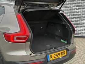 Volvo XC40 (2020) thumbnail 9