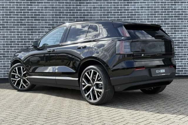 Volvo EX30 (2026) thumbnail 3