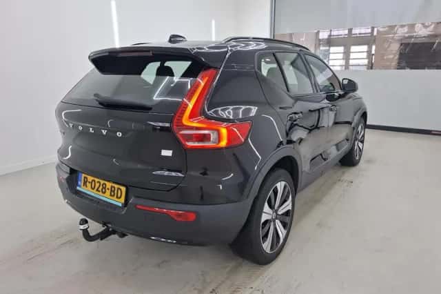 Volvo XC40 (2022) thumbnail 2