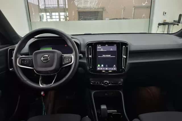 Volvo XC40 (2022) thumbnail 3