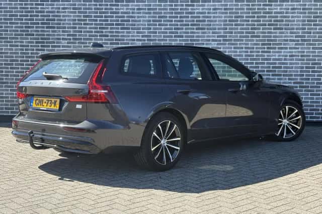 Volvo V60 (2024) thumbnail 3