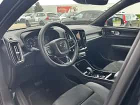 Volvo XC40 (2022) thumbnail 2