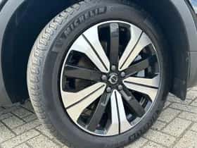 Volvo XC40 (2022) thumbnail 9
