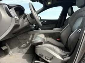 Volvo XC60 thumbnail 2