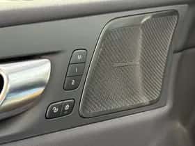 Volvo XC60 thumbnail 18