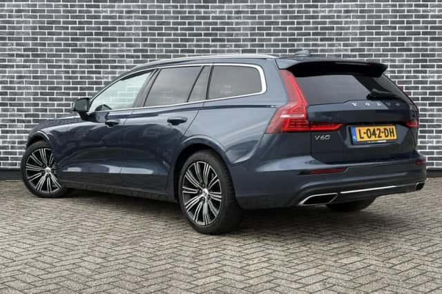 Volvo V60 (2021) thumbnail 5
