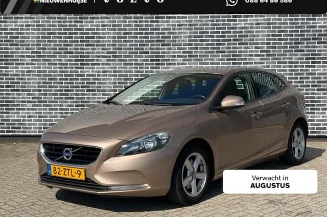 Volvo V40 (2013) thumbnail 1
