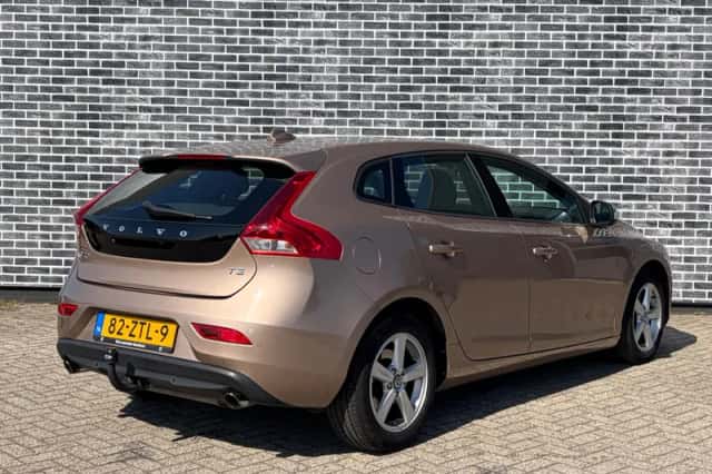 Volvo V40 (2013) thumbnail 2