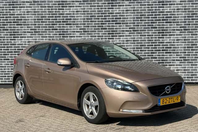 Volvo V40 (2013) thumbnail 3