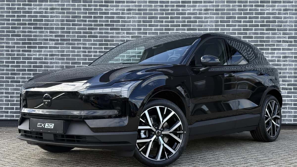 Volvo EX30 — foto 1