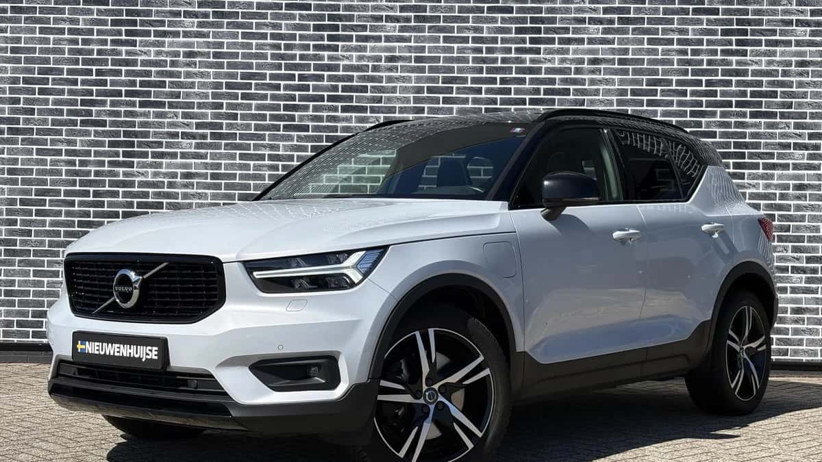 Volvo XC40 — foto 1