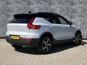 Volvo XC40 thumbnail 3