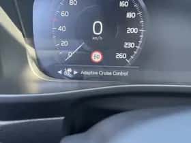 Volvo XC40 thumbnail 24