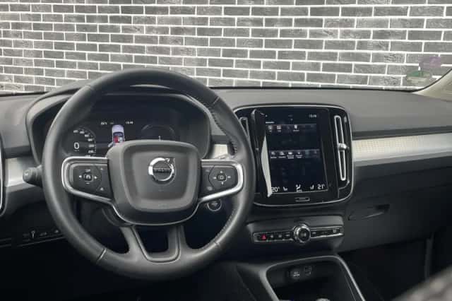 Volvo XC40 (2020) thumbnail 2