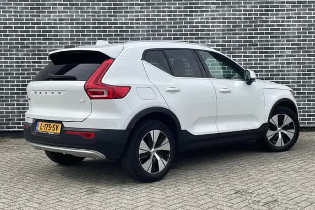 Volvo XC40 (2020) thumbnail 3