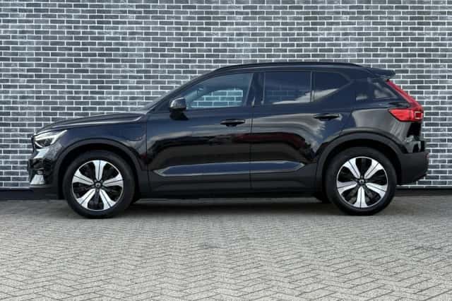 Volvo XC40 (2022) thumbnail 3