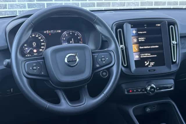 Volvo XC40 (2022) thumbnail 2
