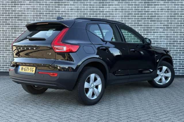 Volvo XC40 (2022) thumbnail 3