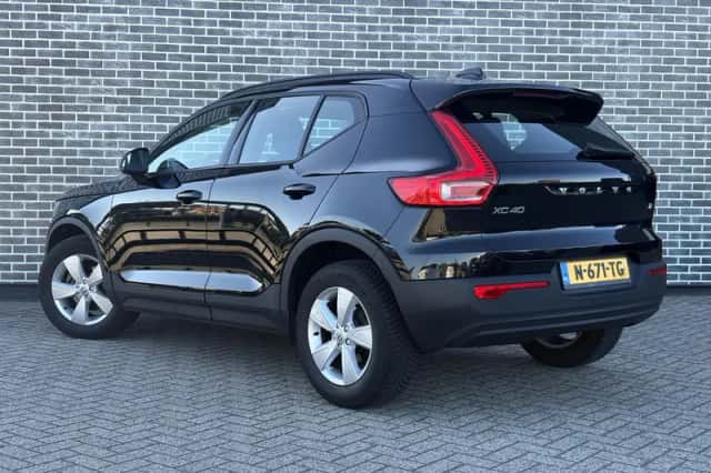Volvo XC40 (2022) thumbnail 5