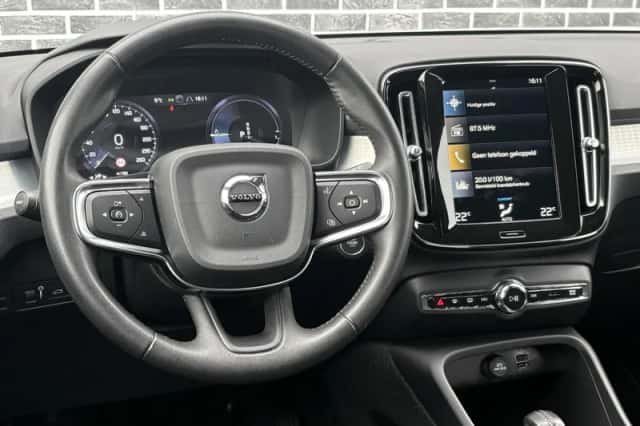 Volvo XC40 (2020) thumbnail 2