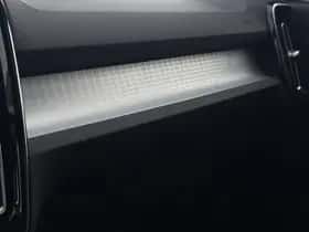Volvo XC40 thumbnail 18