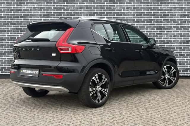 Volvo XC40 (2020) thumbnail 3