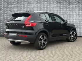 Volvo XC40 thumbnail 3