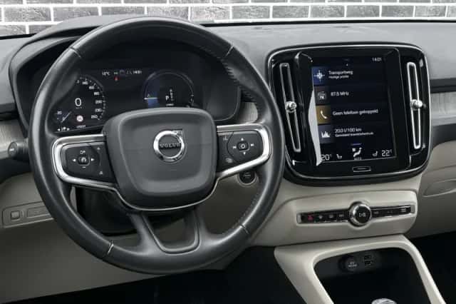 Volvo XC40 (2020) thumbnail 2