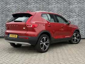 Volvo XC40 thumbnail 3