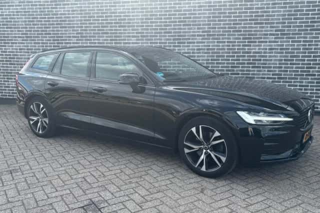 Volvo V60 (2022) thumbnail 3