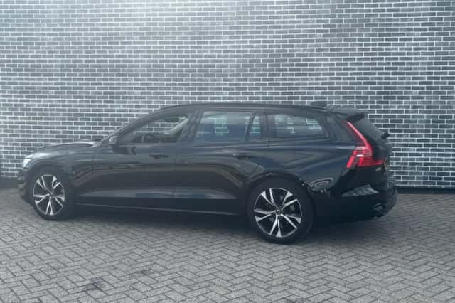 Volvo V60 (2022) thumbnail 4