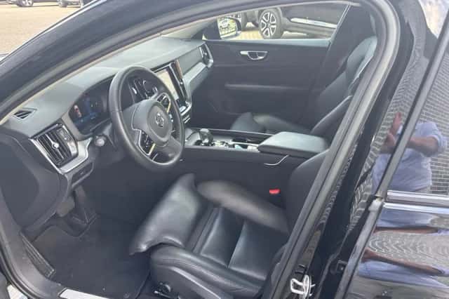 Volvo V60 (2022) thumbnail 6