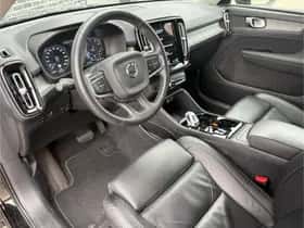 Volvo XC40 (2022) thumbnail 2